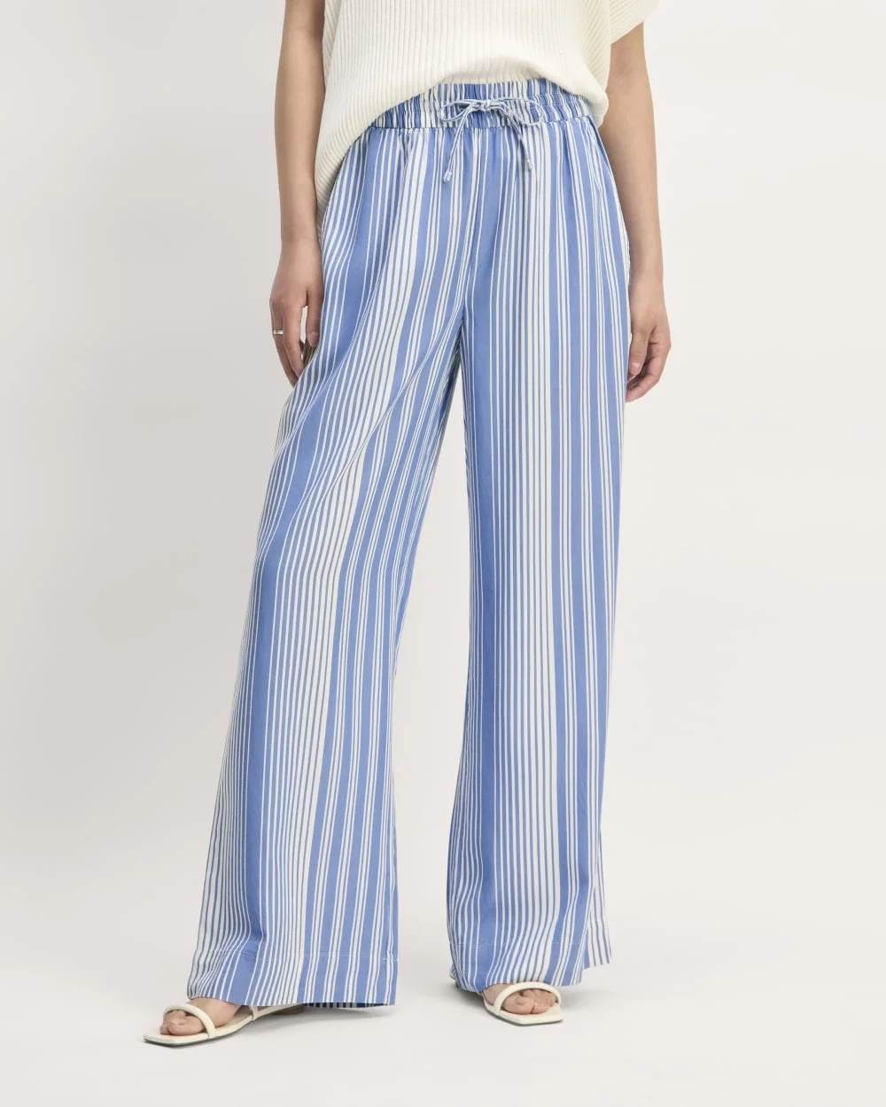 The Wide-Leg Pant in Butterlite | Granada Sky Blue / Bone (4)