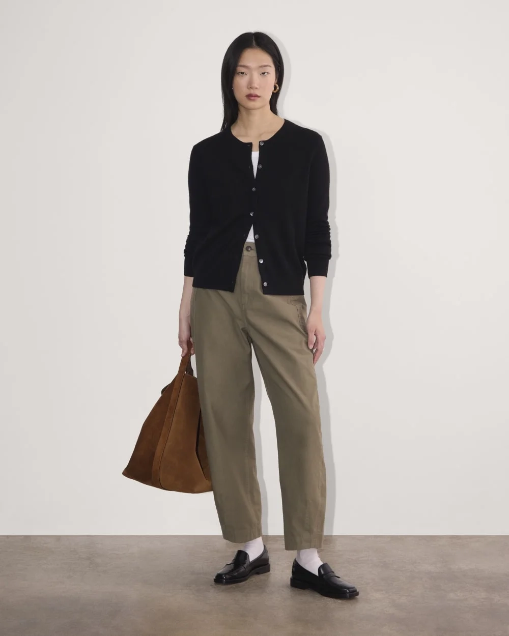 The Classic Cardigan in Cashmere | Black (4)