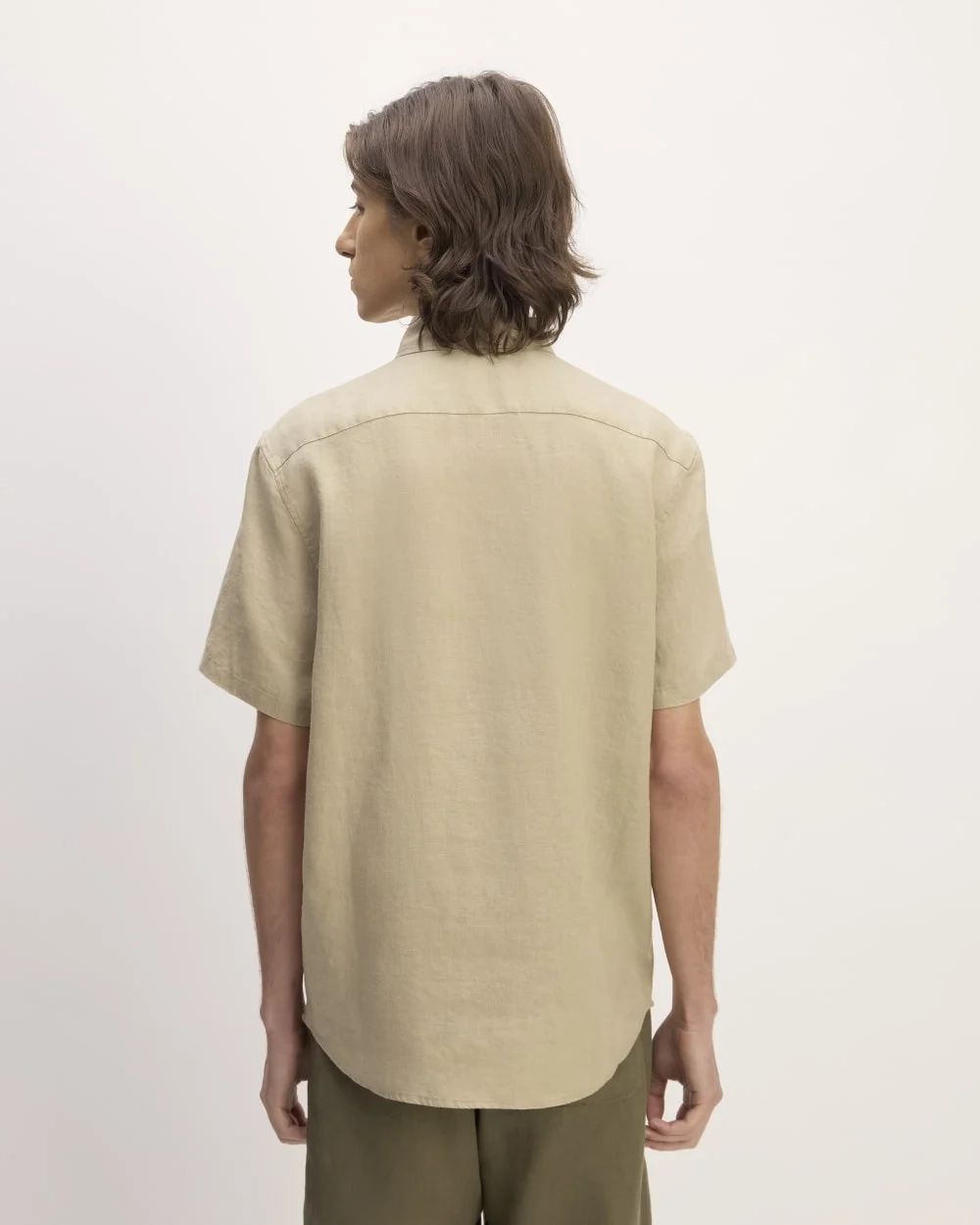 The Classic Short-Sleeve Shirt in Linen | Trench Coat Khaki (4)