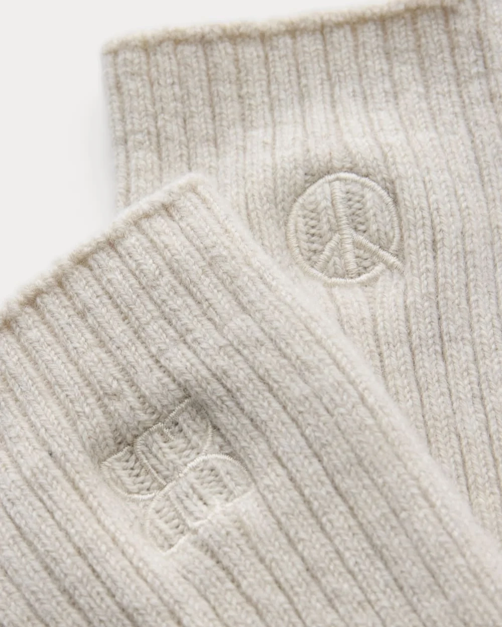 Everlane x Peace & Quiet Cashmere Socks | Bone (3)