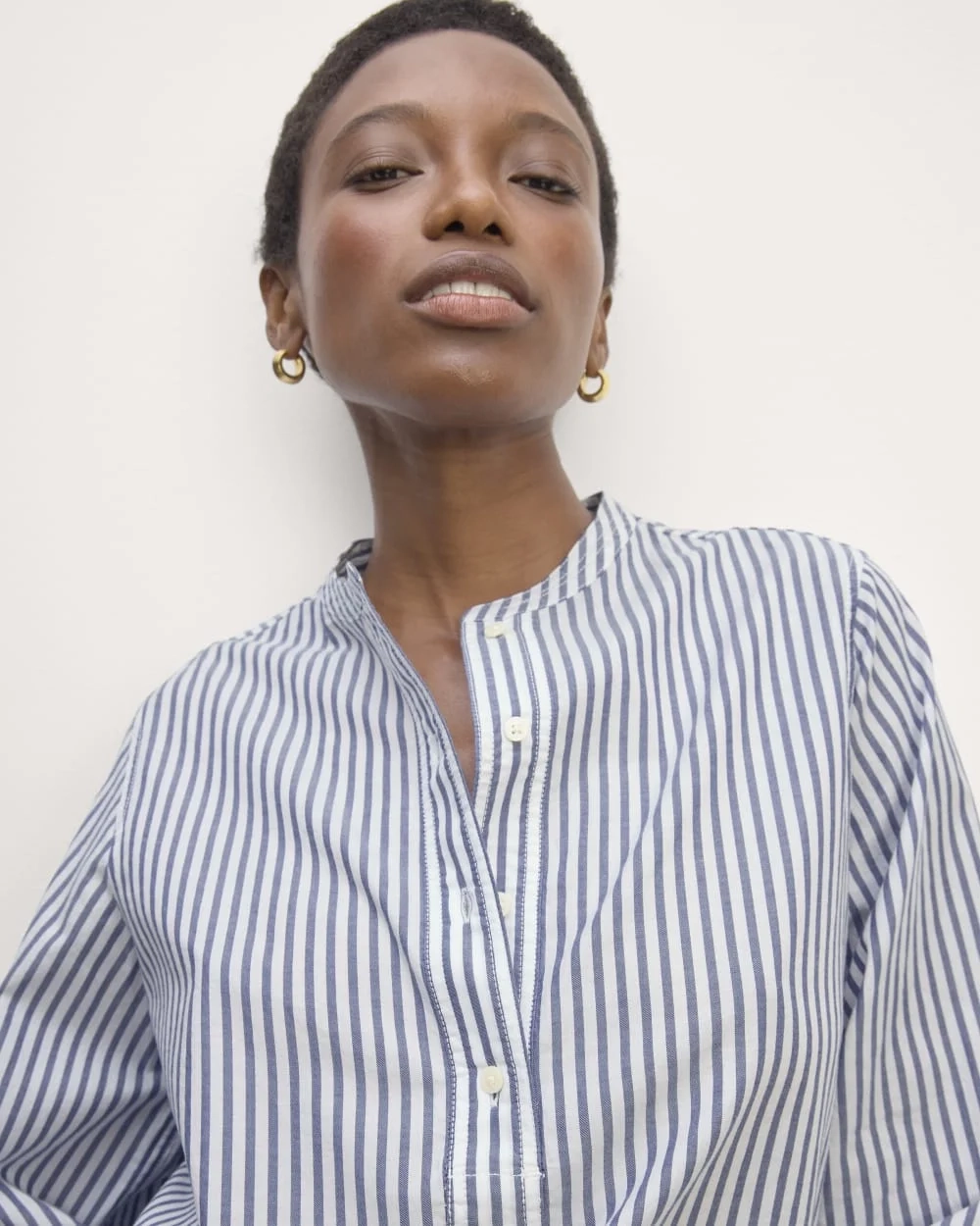 The Henley Shirt in Silky Cotton | White / Bellwether Blue (4)