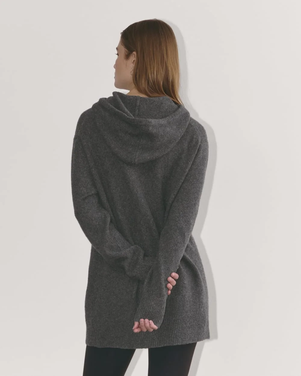 The Oversized Hoodie in Plush Cotton | Charcoal (5)