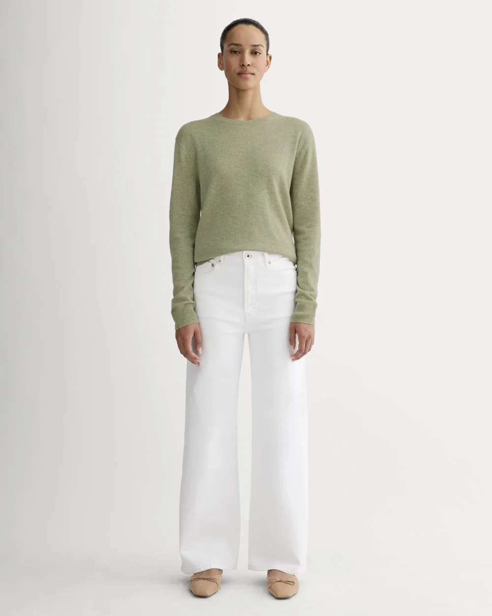 The Classic Crew in Cashmere | Light Heathered Moss (4)