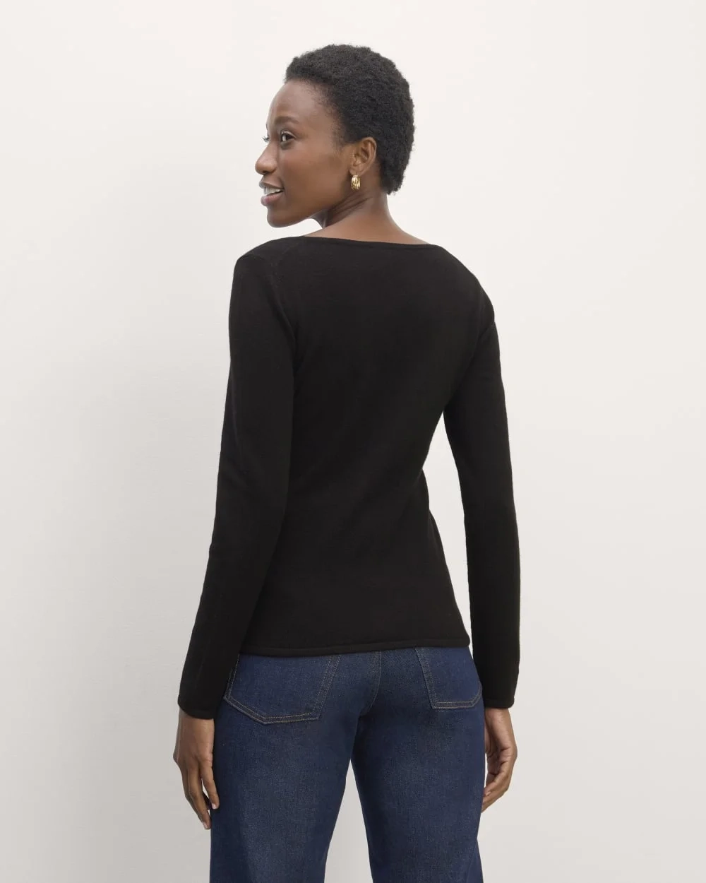 The Square Neck in Cashmere | Black (5)