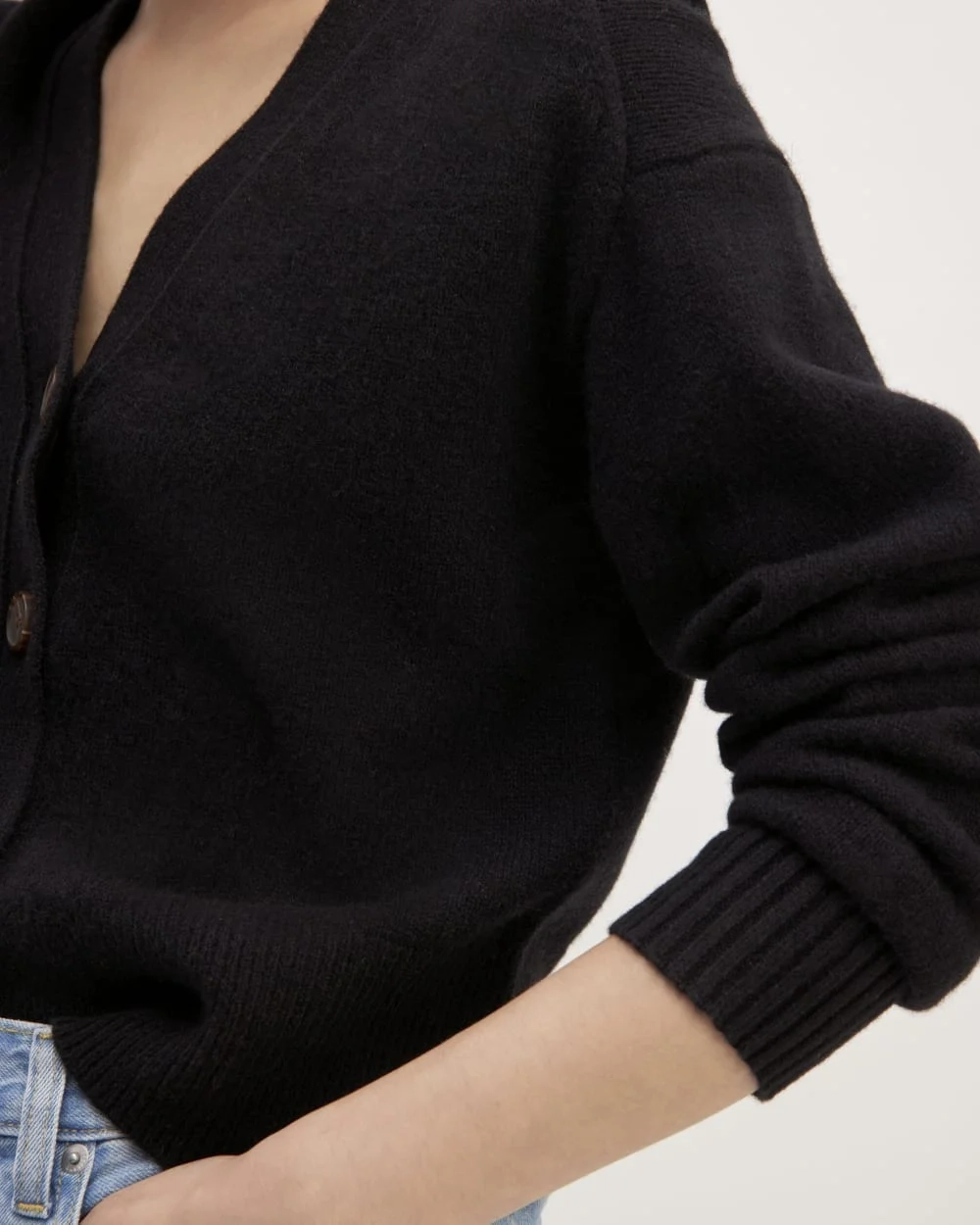 The Cashmere Cardigan | Black (6)