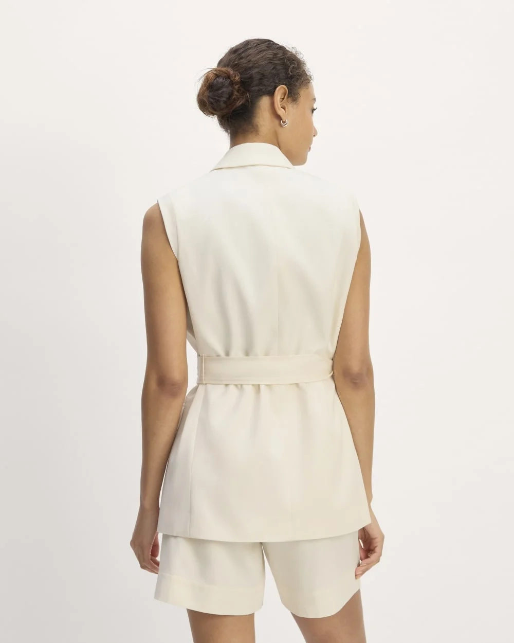 The Sleeveless Blazer in Buttersmooth | Canvas (4)