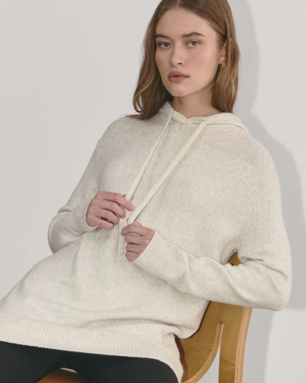 The Oversized Hoodie in Plush Cotton | Heathered Oat (5)