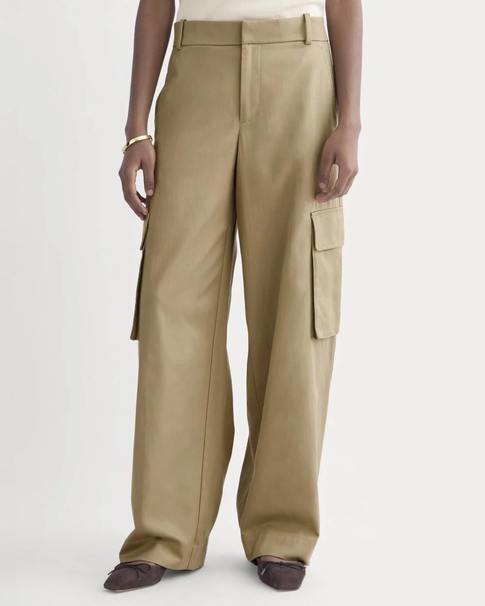 Wide-Leg Cargo Trouser in Buttersmooth | Ash Brown (5)