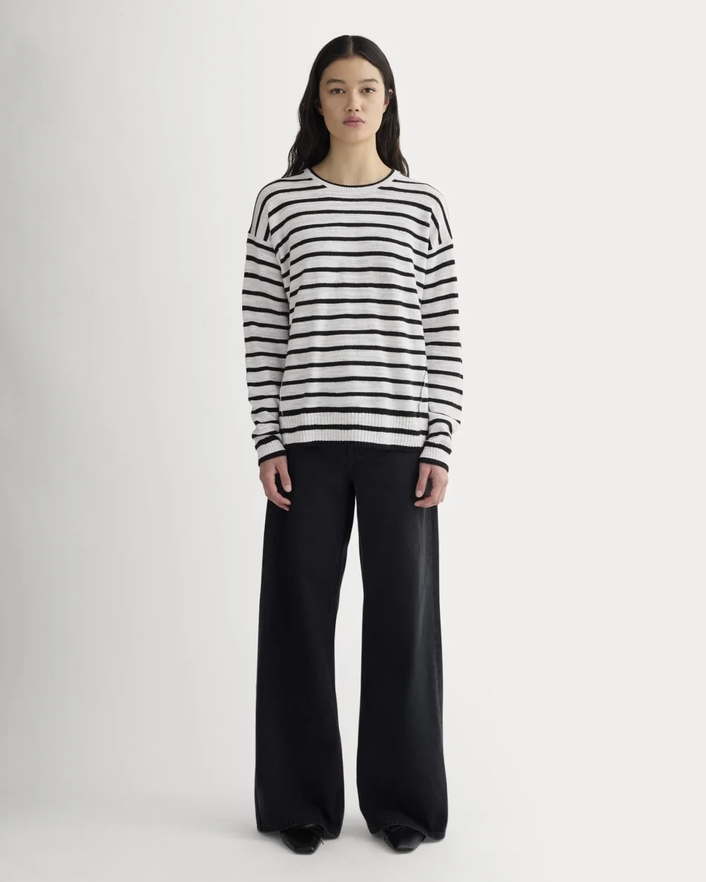 The Slouch Sweater in Cotton Linen | White / Black (6)