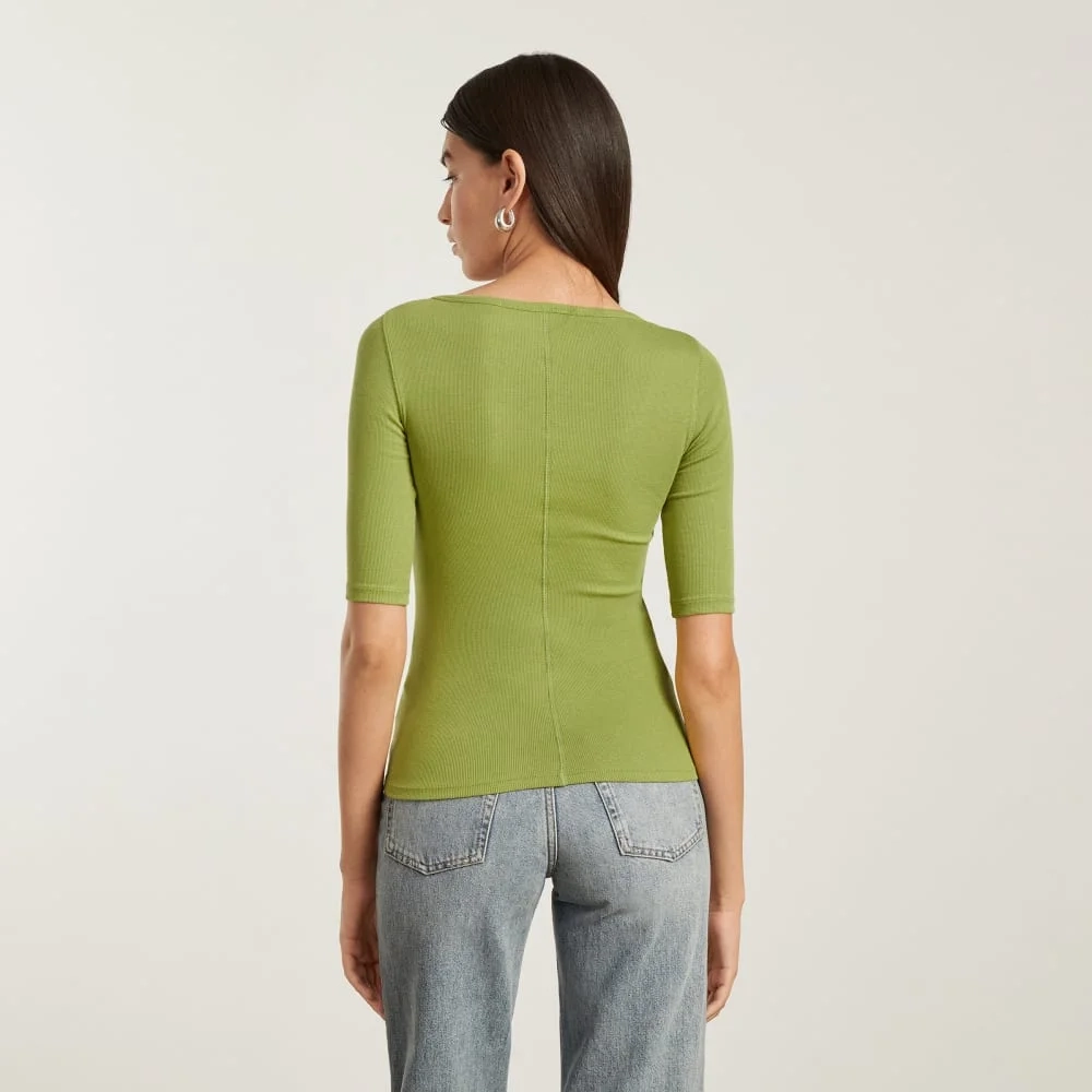 The Luxe Micro-Rib Scoop-Neck Tee | Pepper (5)