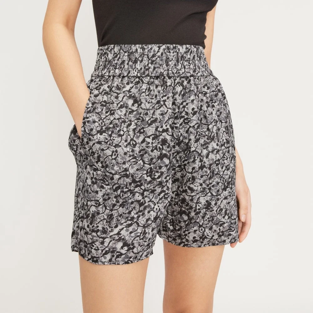 The Satin Pull-On Short | Splatter (5)