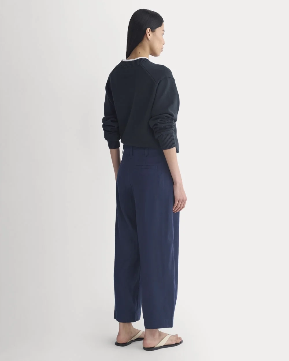 The Everywhere Pant in Stretch Linen | Navy (5)