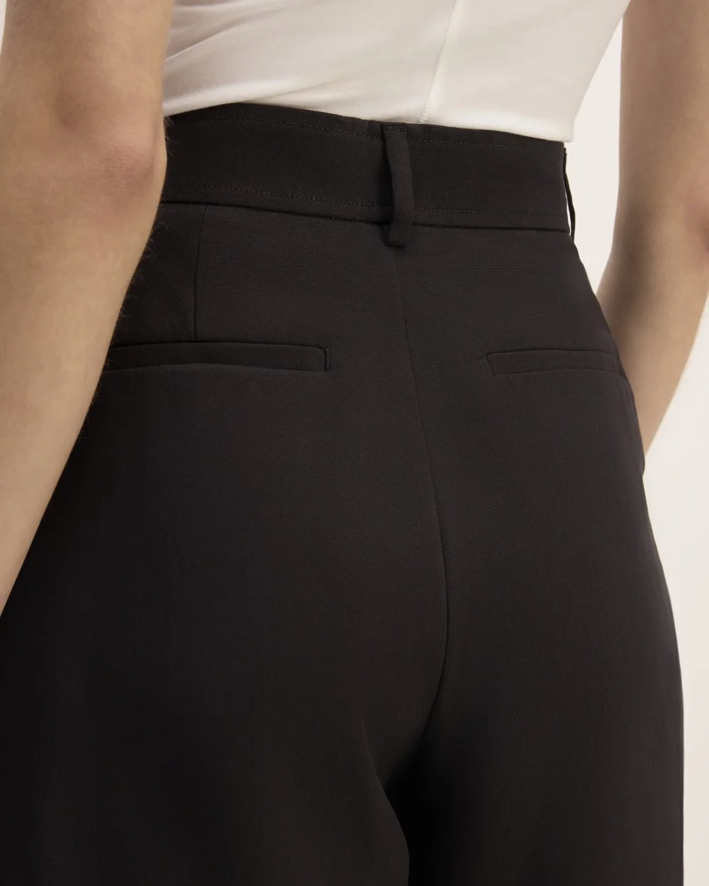 The Way-High® Drape Short | Black (5)