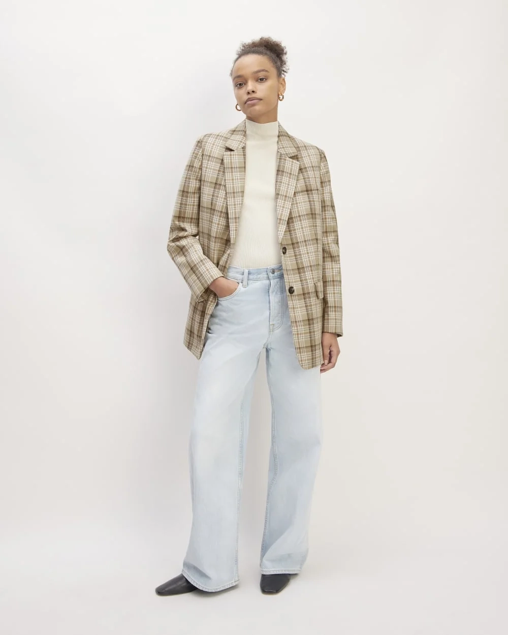The Oversized Blazer in Buttersmooth | Pale Khaki Plaid (7)