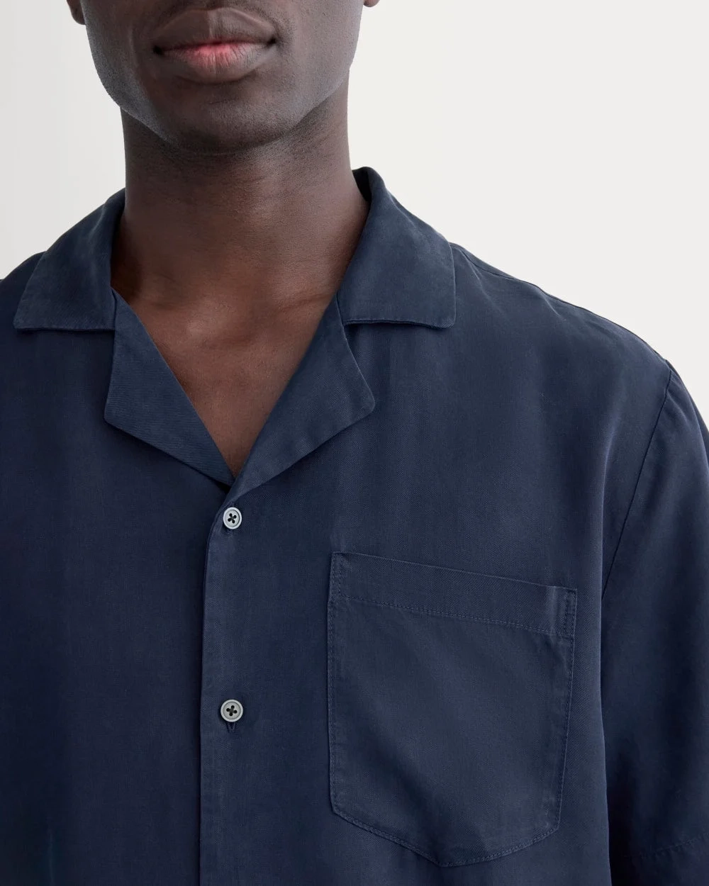The Resort Shirt in Butterlite | Navy (5)