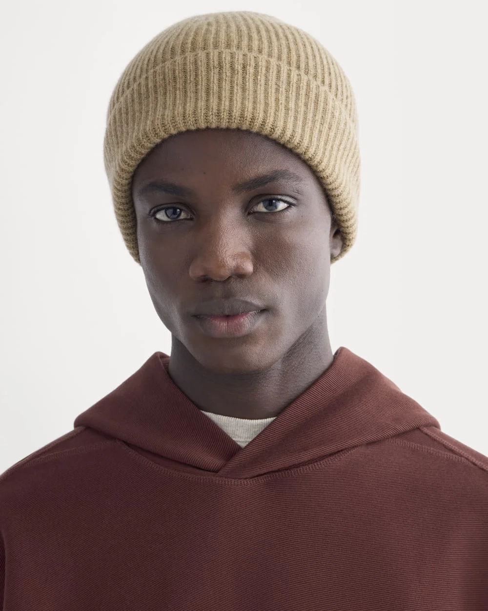 The Cashmere Ribbed Beanie | Dark Heathered Camel (5)