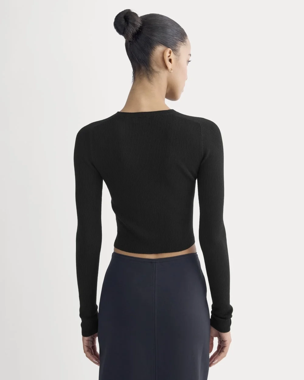 The Cropped Crew Top in Ultrafine Merino | Black (5)