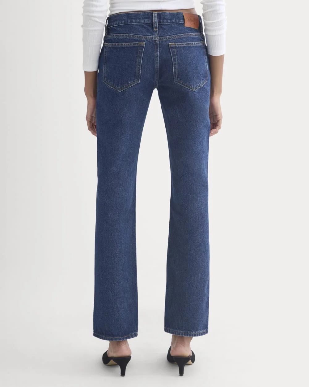 Everlane x Elena Bonvicini Highland Low-Rise Cigarette Jean | Deep Bay Indigo (9)