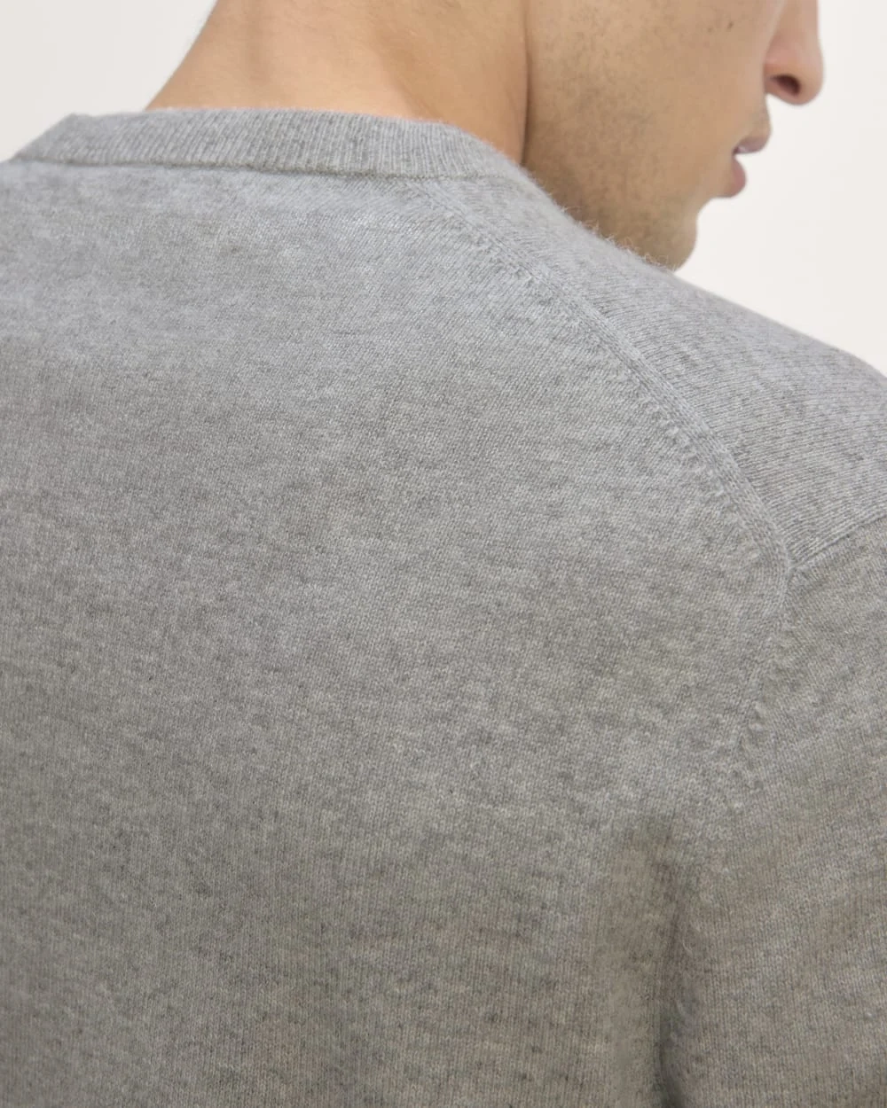 The Cashmere V-Neck Sweater | Light Heather Grey (4)