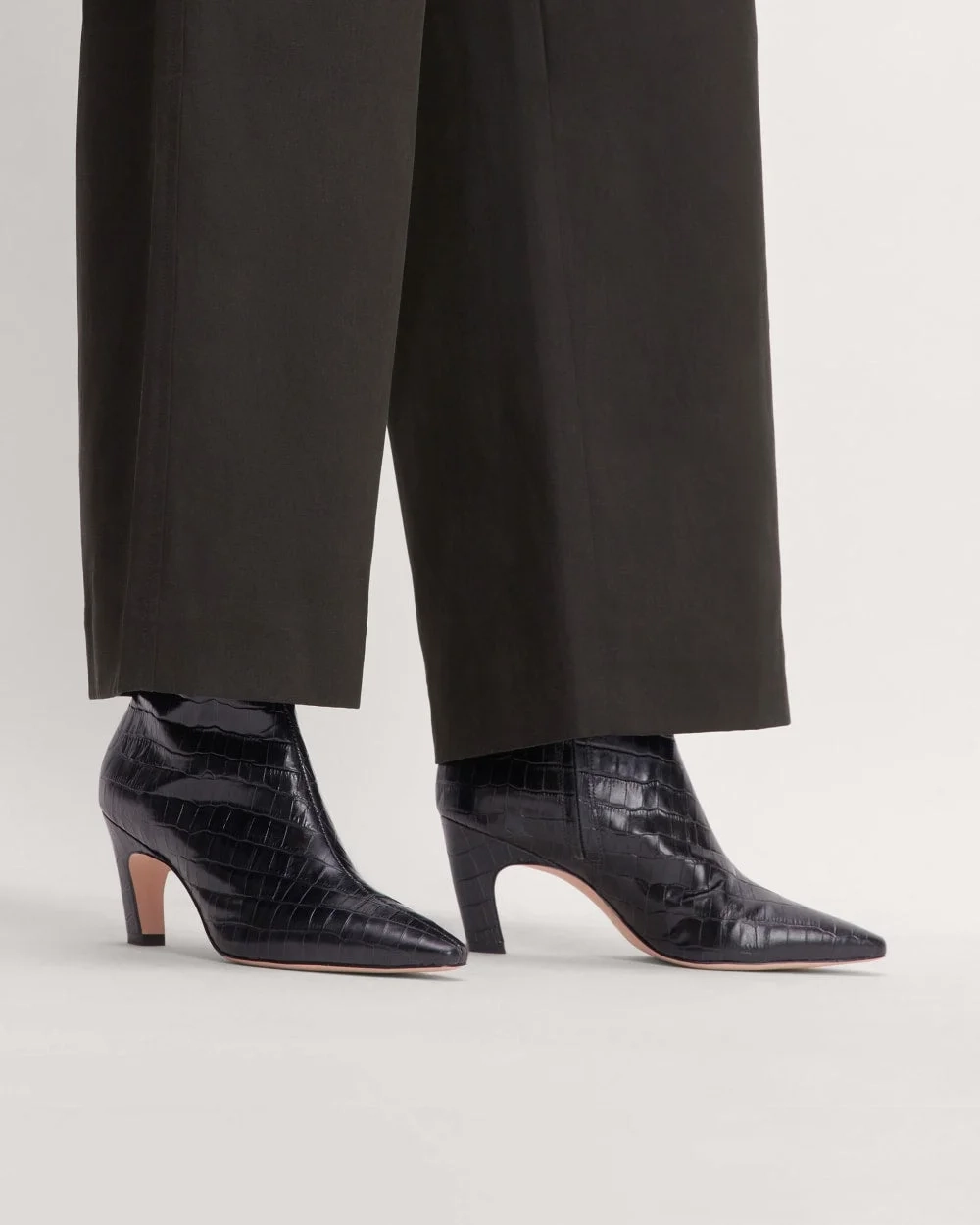 The Short Banana Boot | Black Crocodile (4)