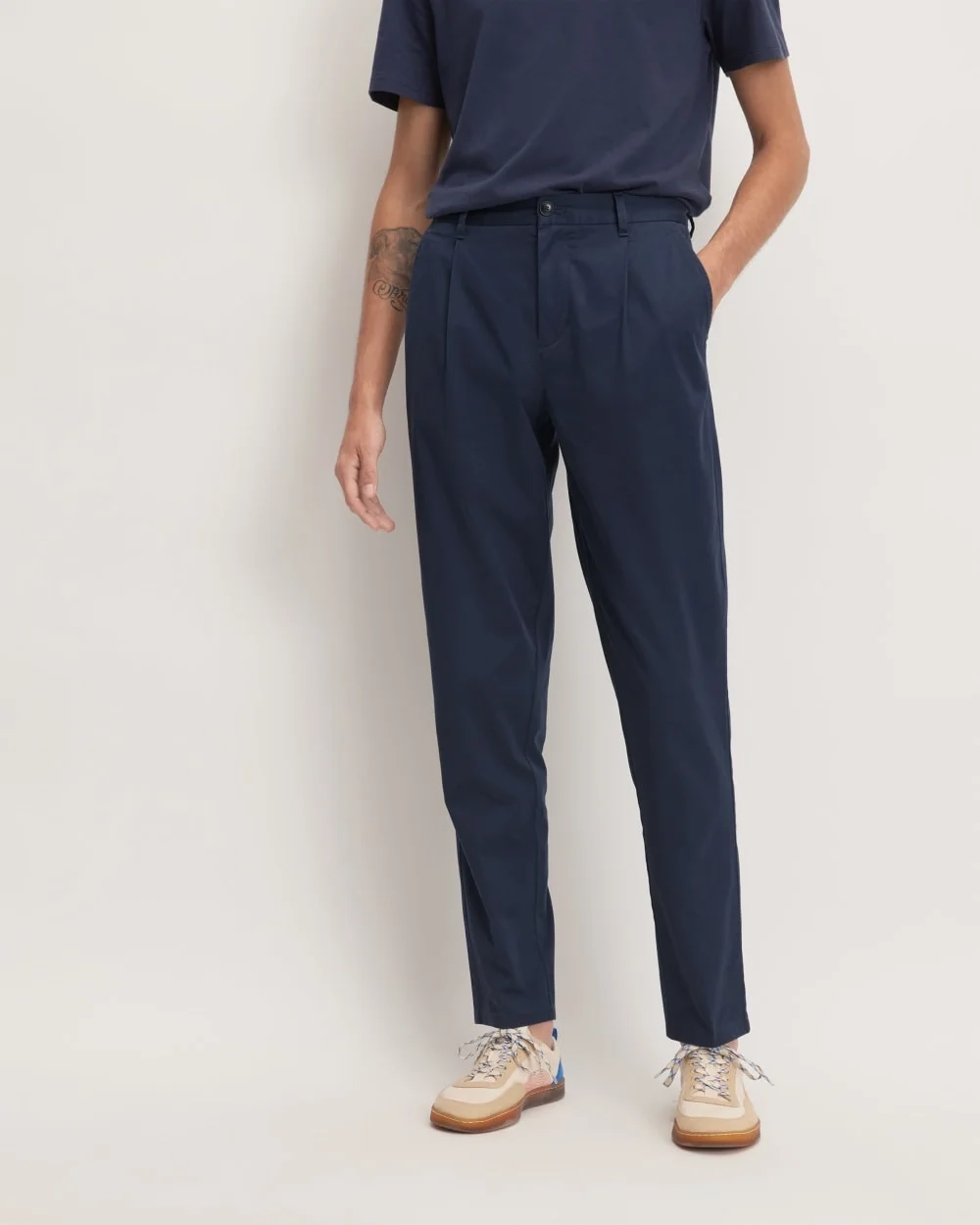 The Pleated Air Chino | Deep Navy (5)