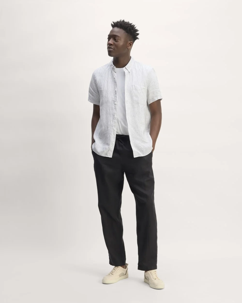 The Classic Short-Sleeve Shirt in Linen | White / Black (4)