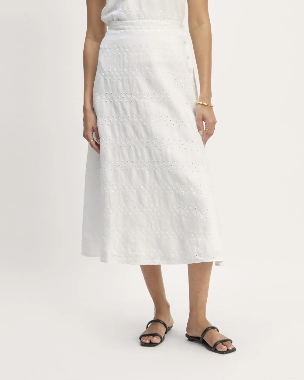 The Linen Eyelet Midi Skirt | White Eyelet (6)