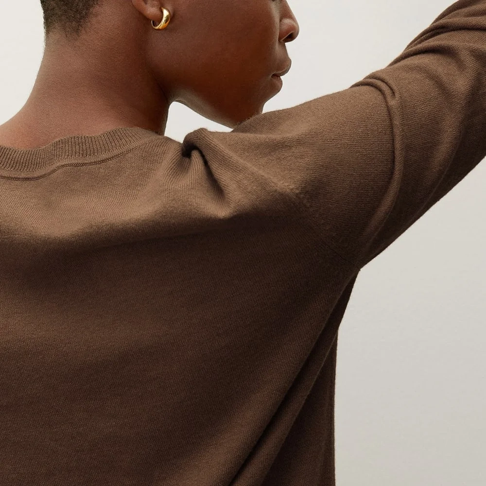 The Organic Cotton Crewneck Sweater  | Dark Camel (3)