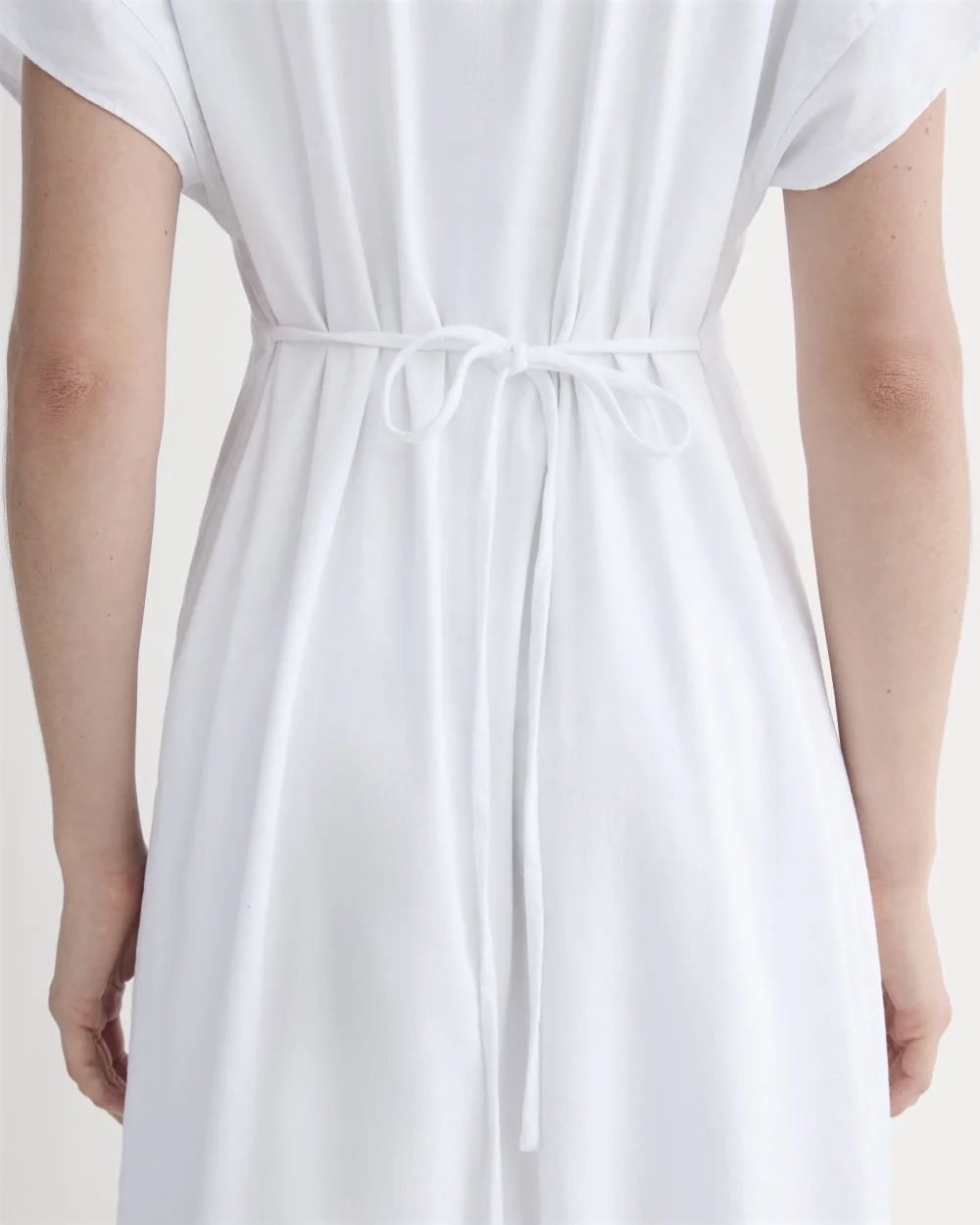 The Tie-Back Dress in Stretch Linen | White (5)
