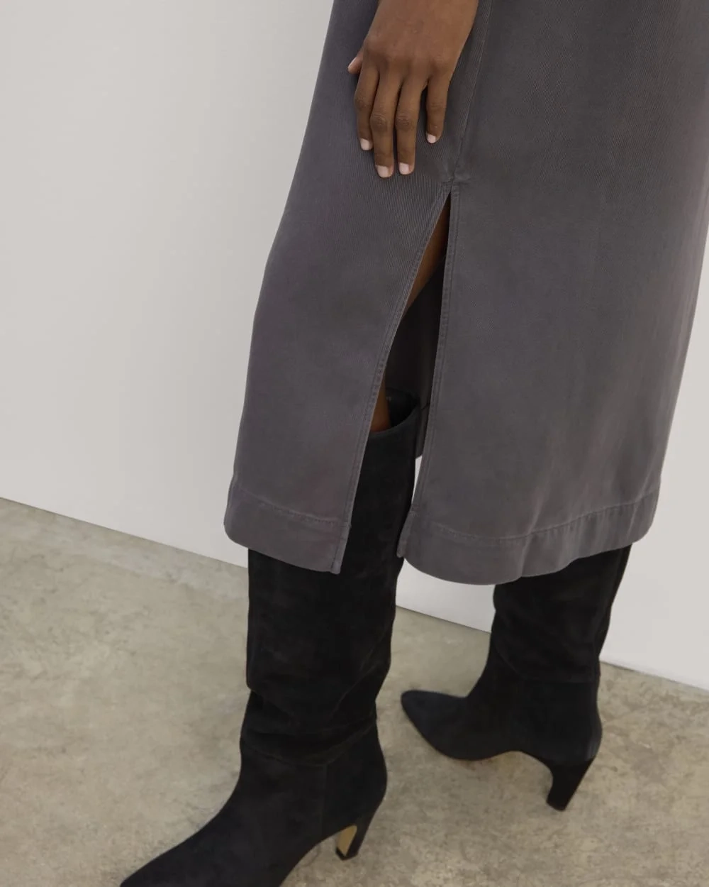The Relaxed T-Shirt Dress in Buttersoft | Graphite (5)