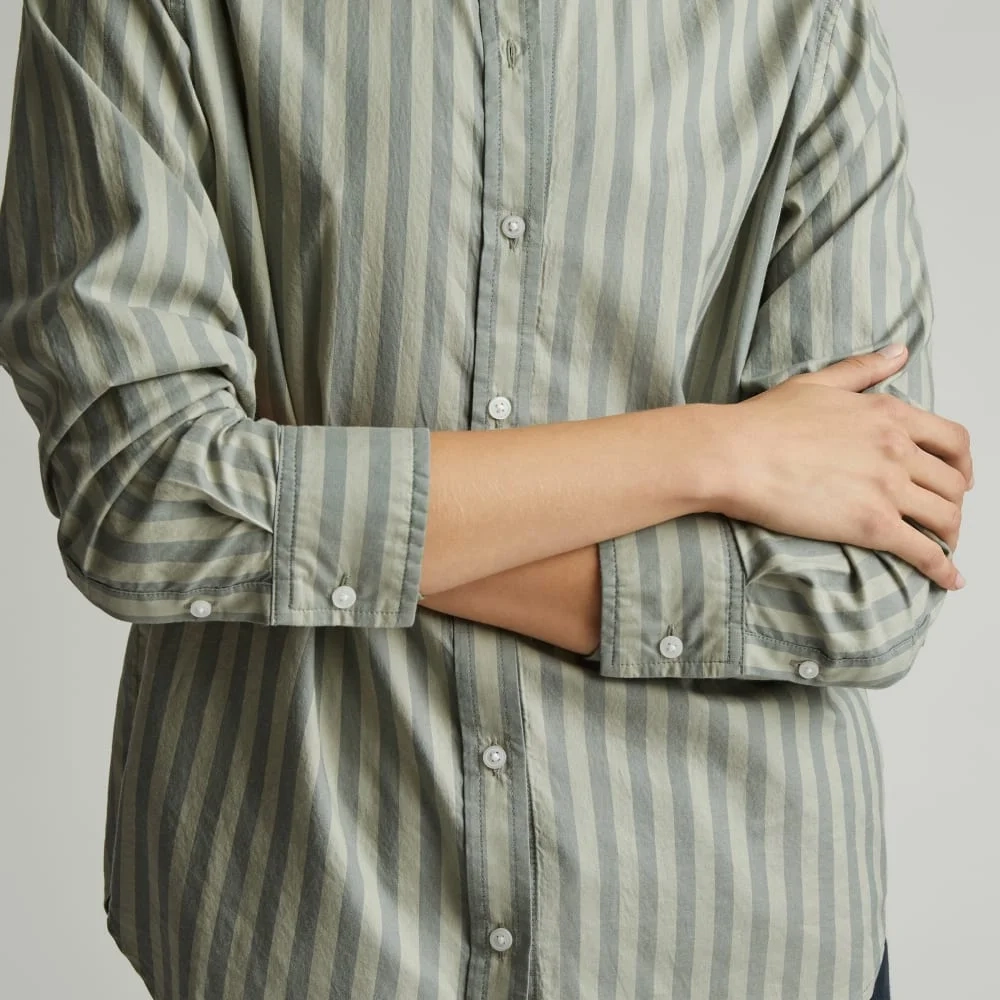The Must-Have Shirt in Silky Cotton | Green Balsam / Seagrass (4)