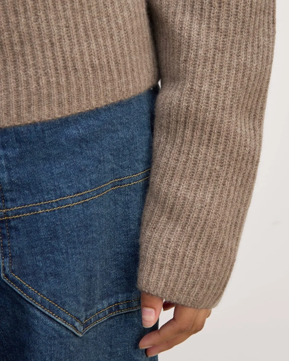 The Fisherman Turtleneck in Wool Cashmere | Oatmeal (5)